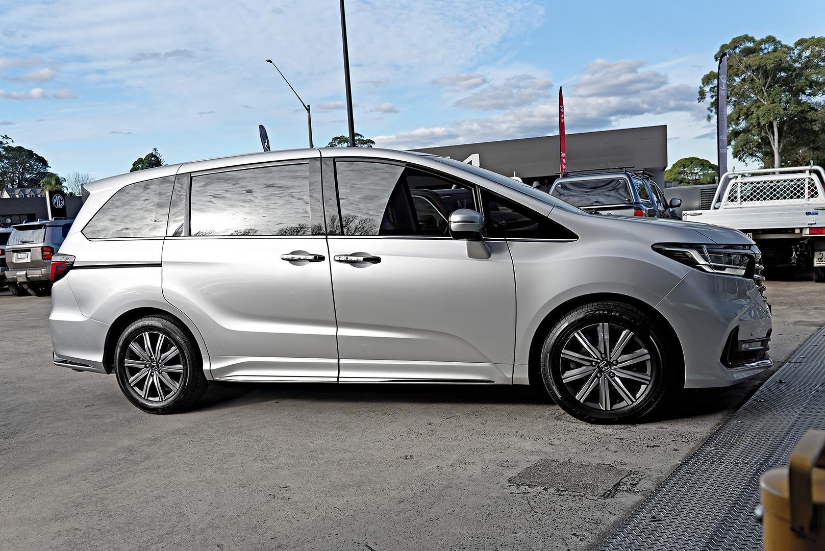 2022 Honda Odyssey Vi L7 in Silver