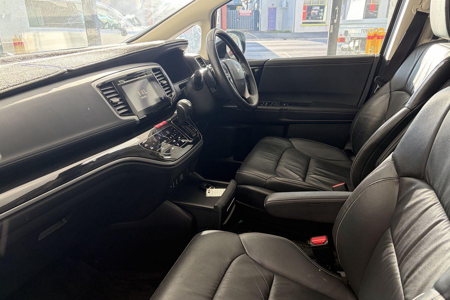 2019 Honda Odyssey VTi-L in White