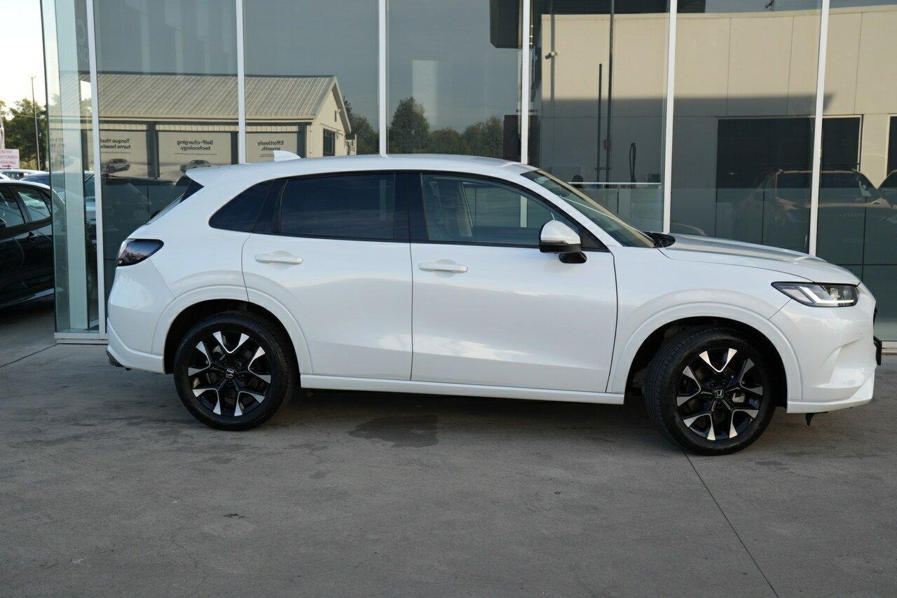 2024 Honda ZR-V VTi LX in Platinium White