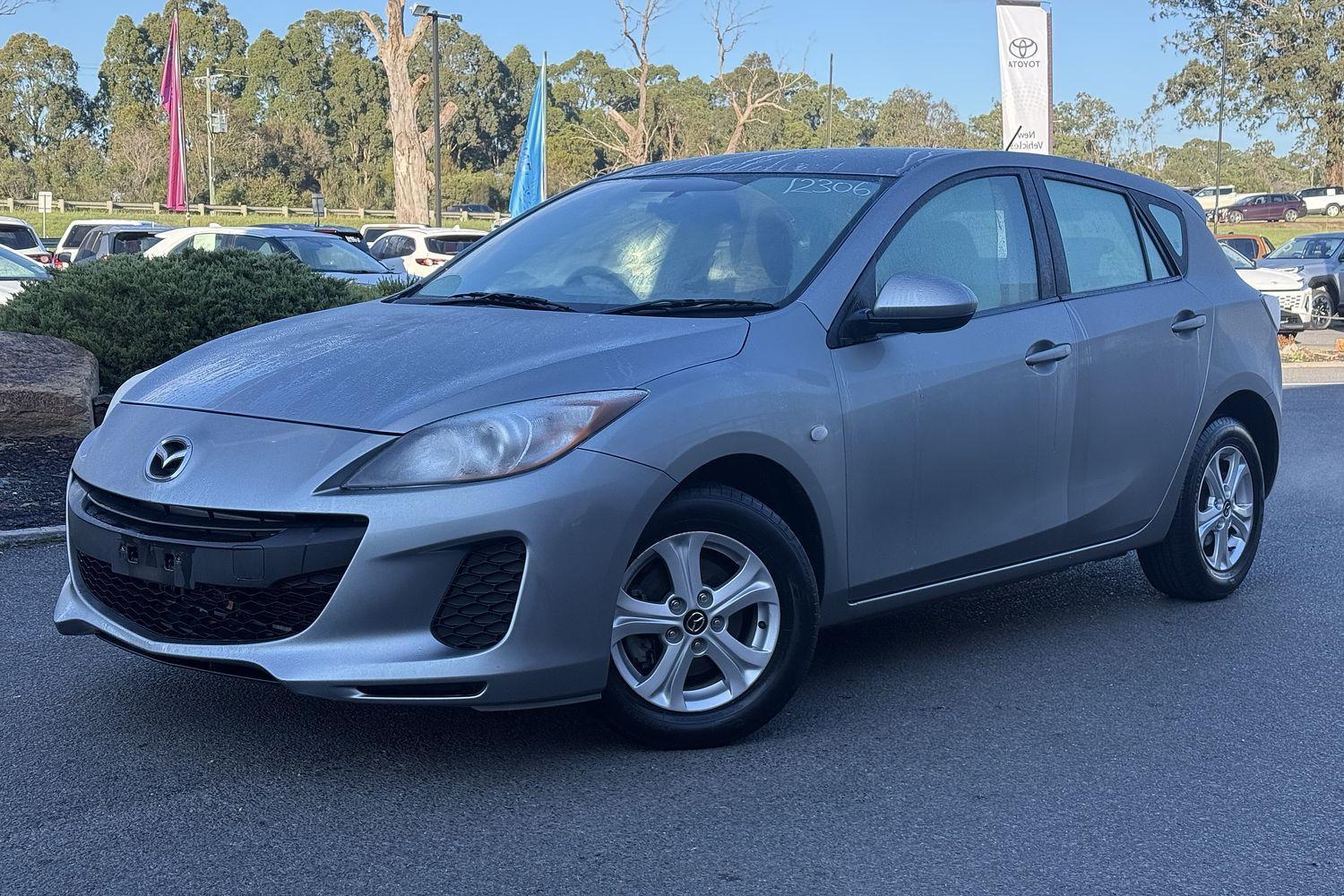 2013 Mazda 3 Neo in Silver