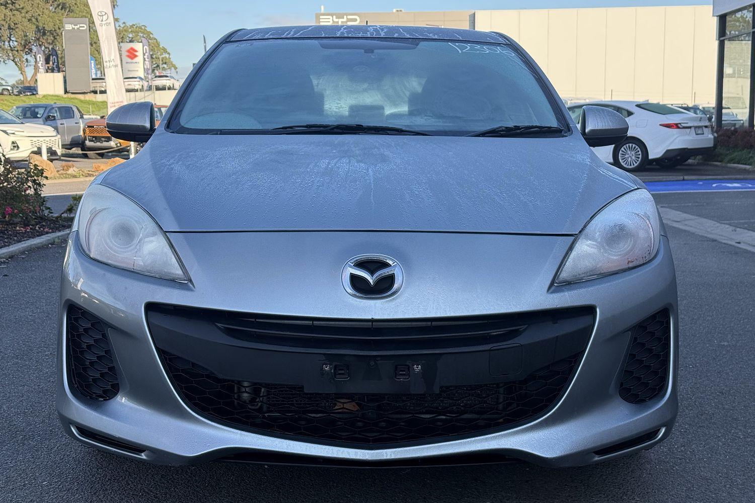 2013 Mazda 3 Neo in Silver