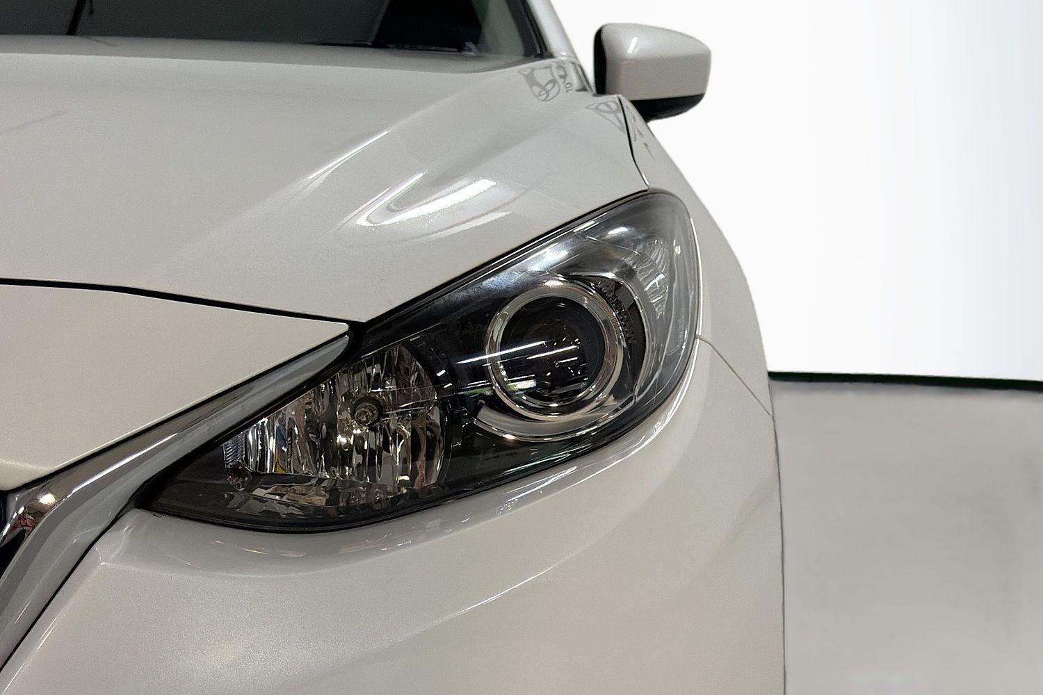 2016 Mazda 3 Neo in White