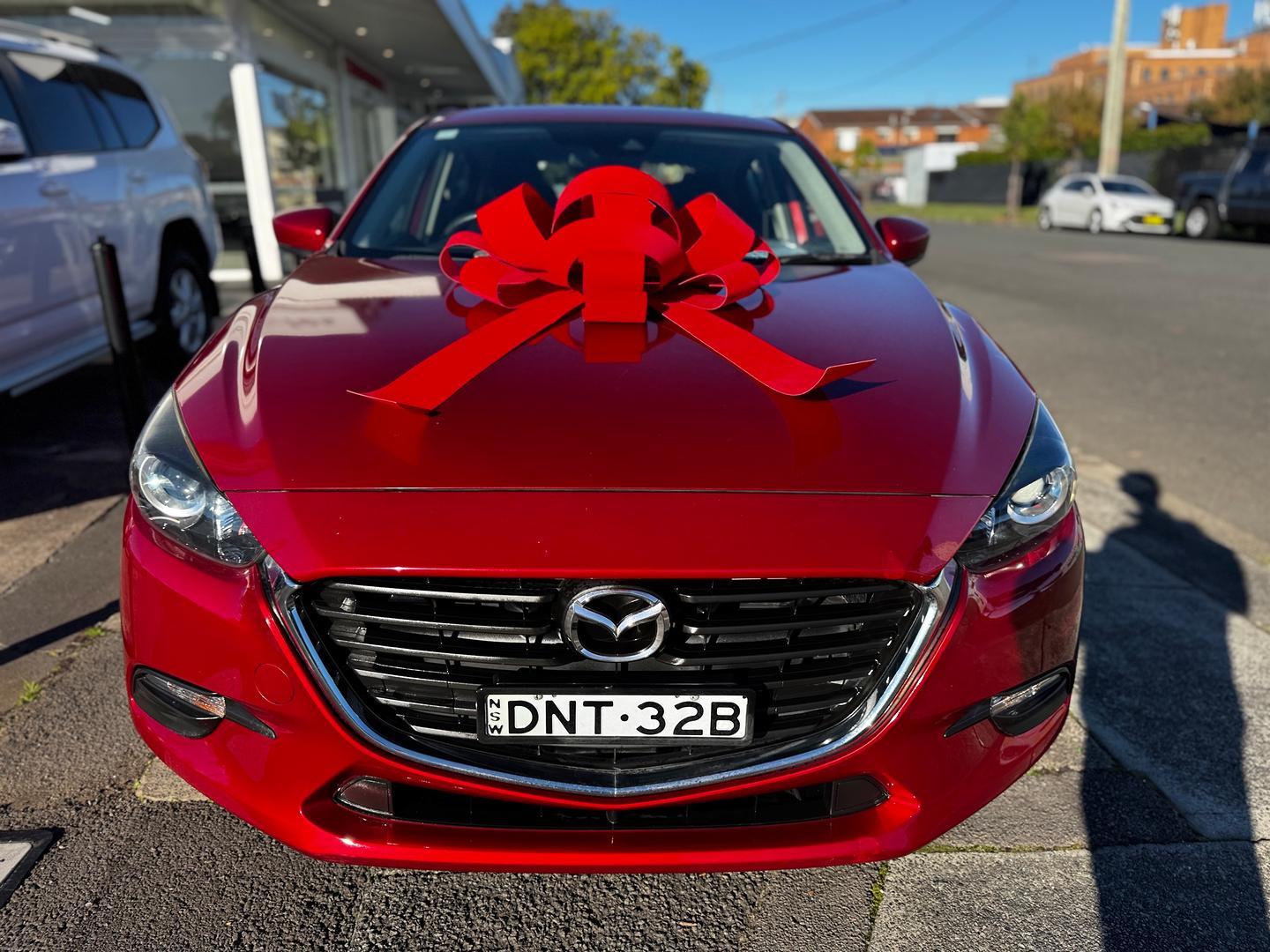 2017 Mazda 3 Neo in Red