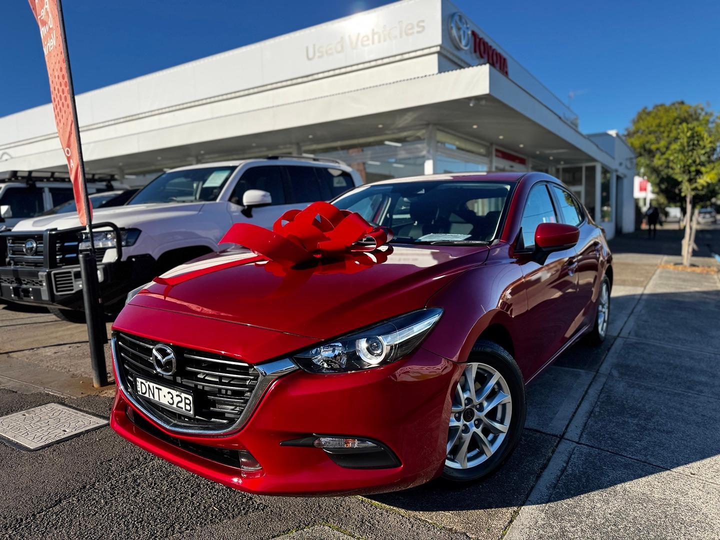 2017 Mazda 3 Neo in Red