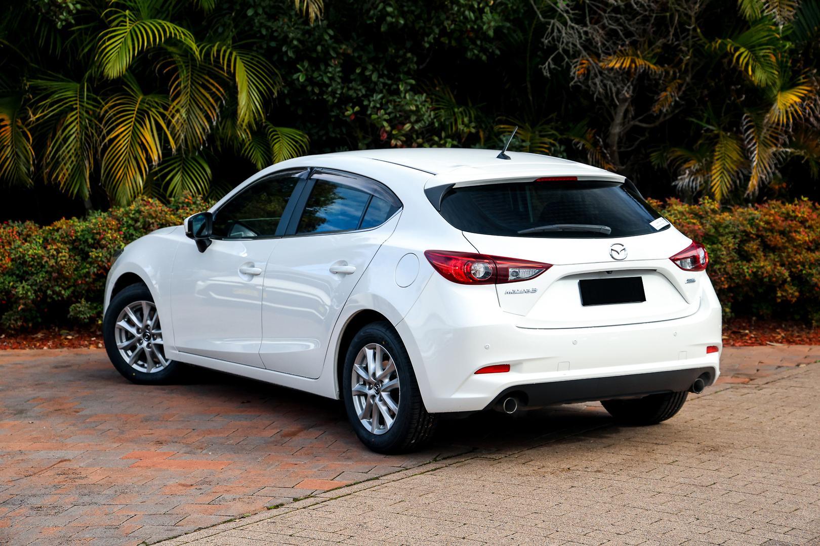 2017 Mazda 3 Maxx in White
