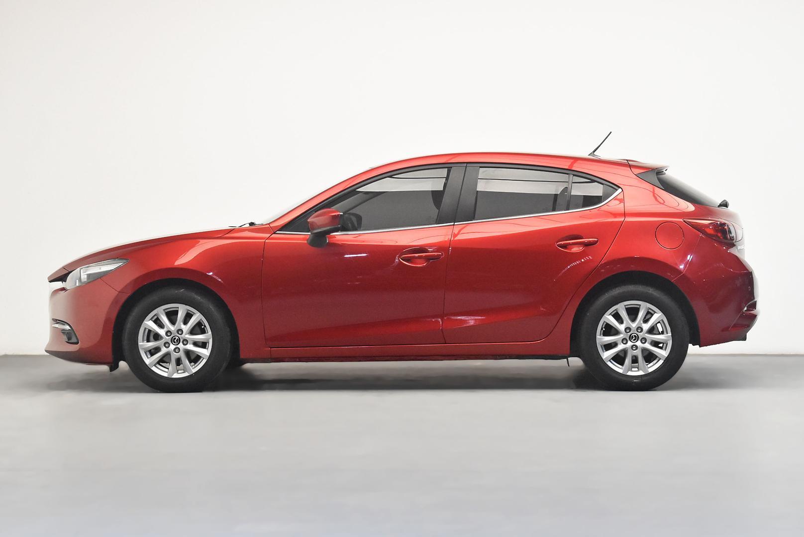 2018 Mazda 3 Maxx Sport in Red