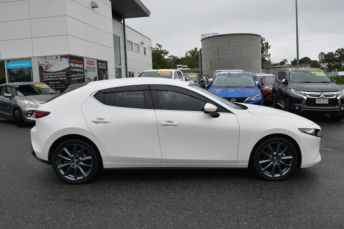 2023 Mazda 3 G20 Evolve in White
