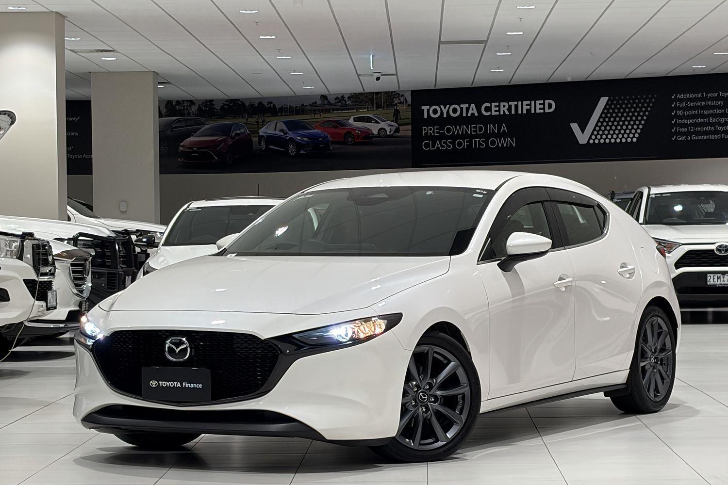 2023 Mazda 3 G20 Evolve in White