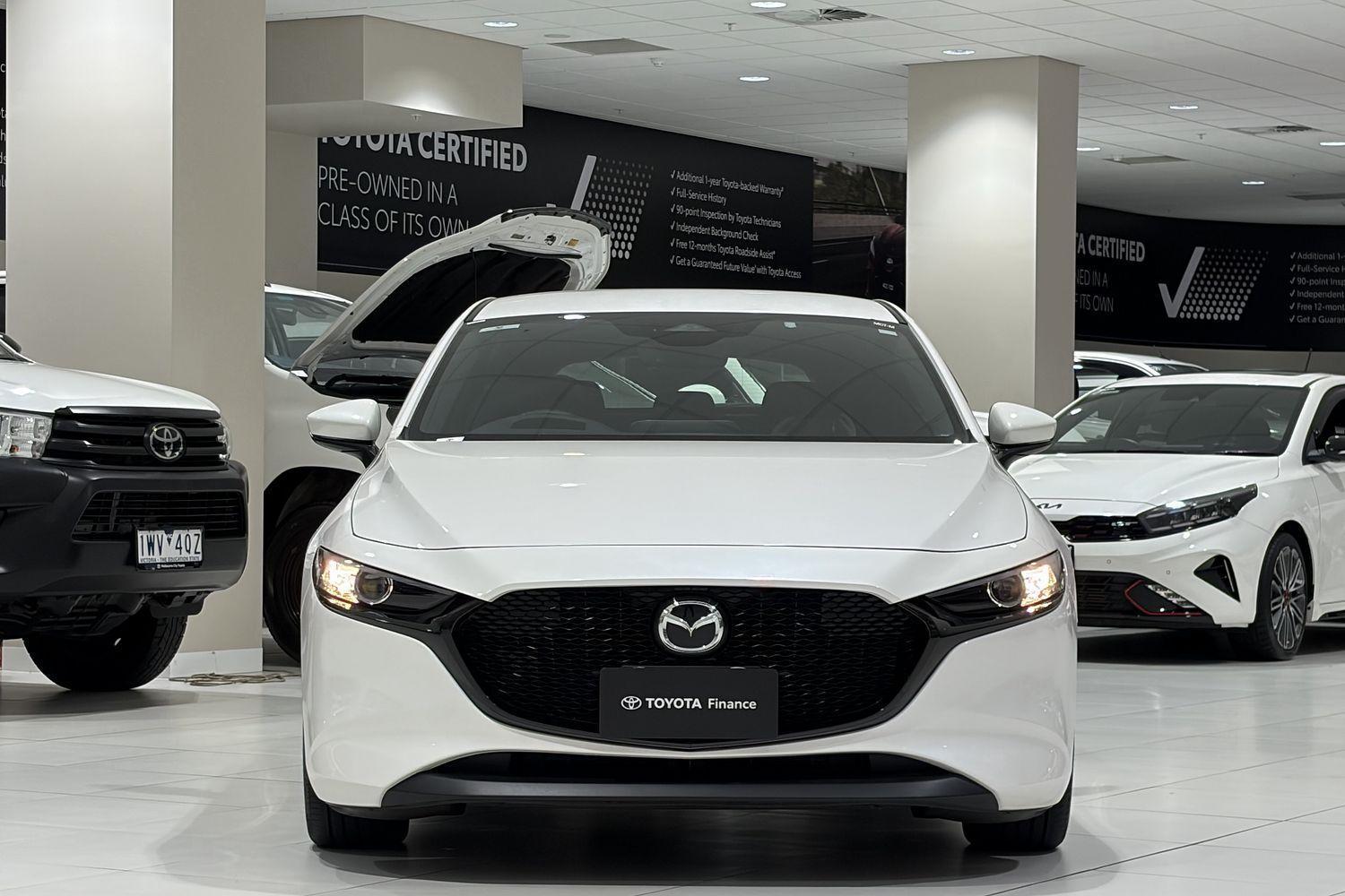 2023 Mazda 3 G20 Evolve in White
