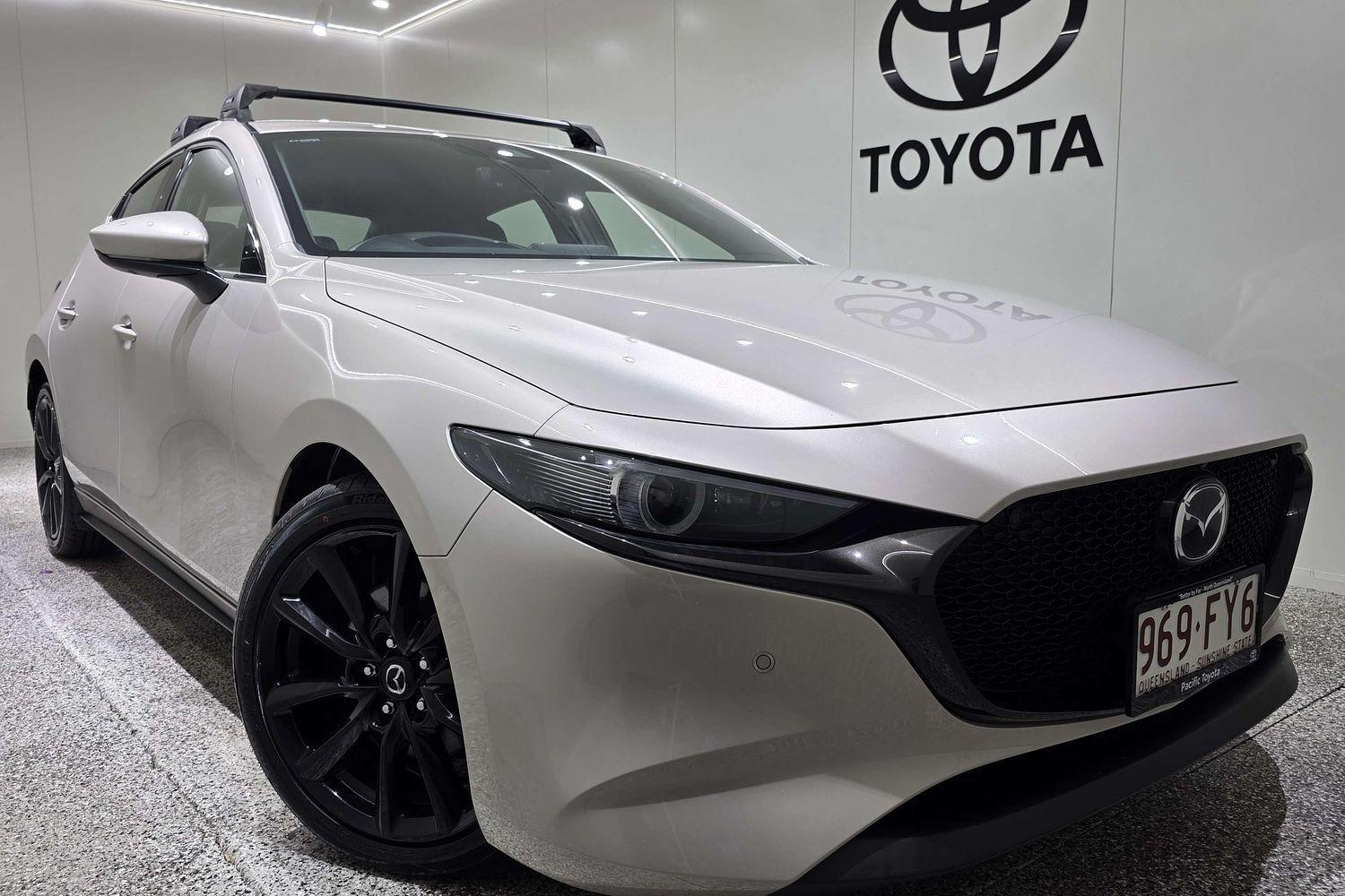 2022 Mazda 3 G25 Astina in Gold