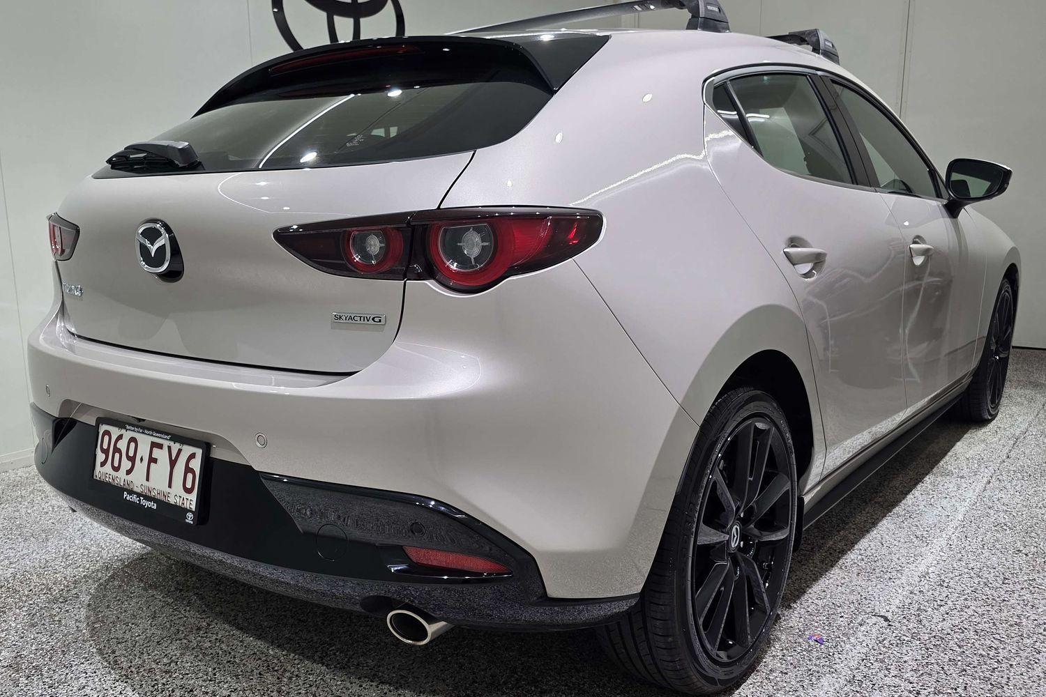 2022 Mazda 3 G25 Astina in Gold
