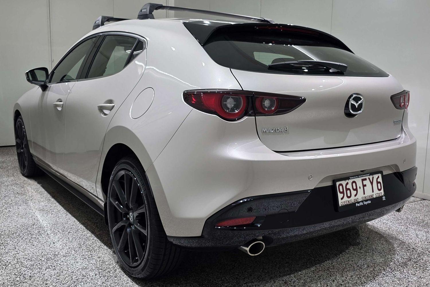 2022 Mazda 3 G25 Astina in Gold