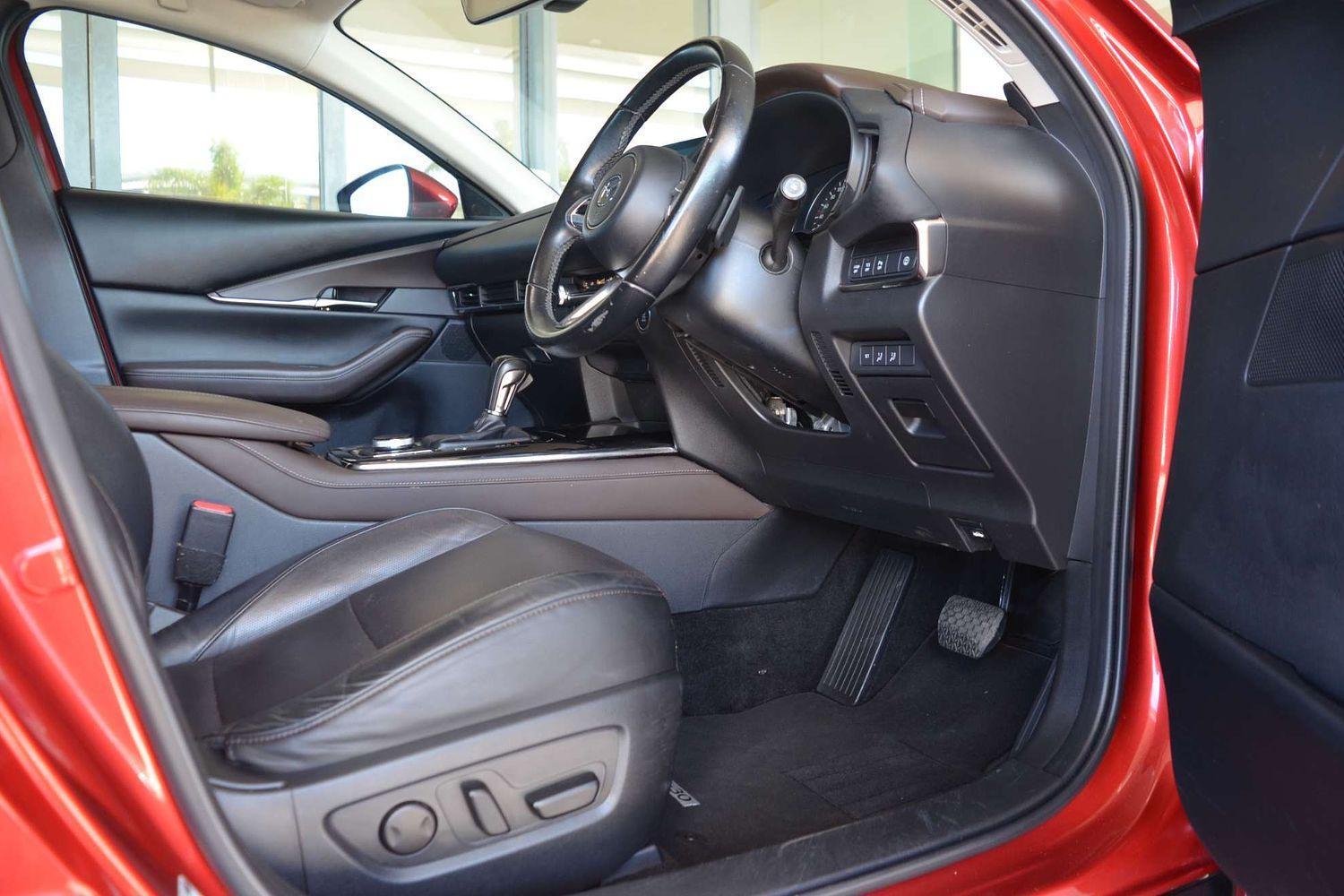 2021 Mazda CX-30 G20 Touring in Red