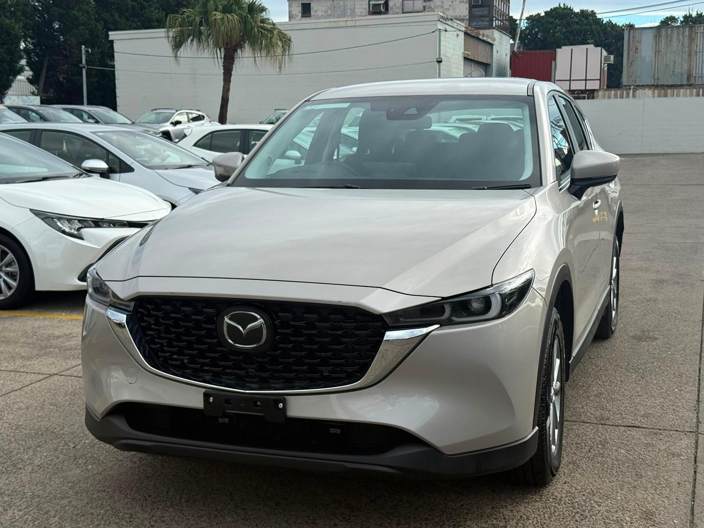 2024 Mazda CX-5 G25 Maxx Sport in Gold