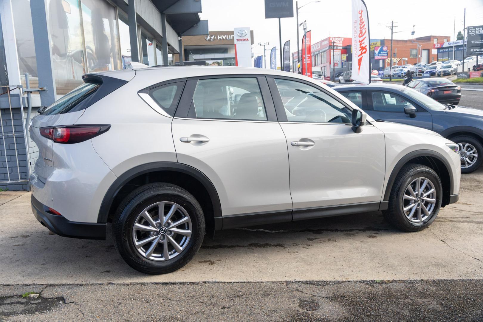 2024 Mazda CX-5 G25 Maxx Sport in Gold