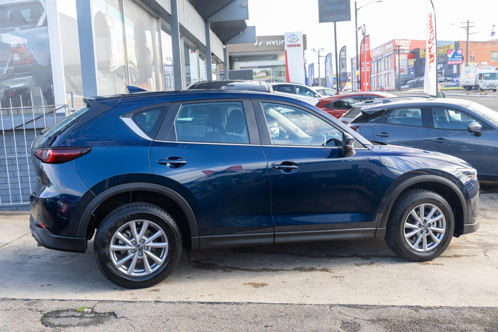 2024 Mazda CX-5 G25 Maxx Sport in Blue