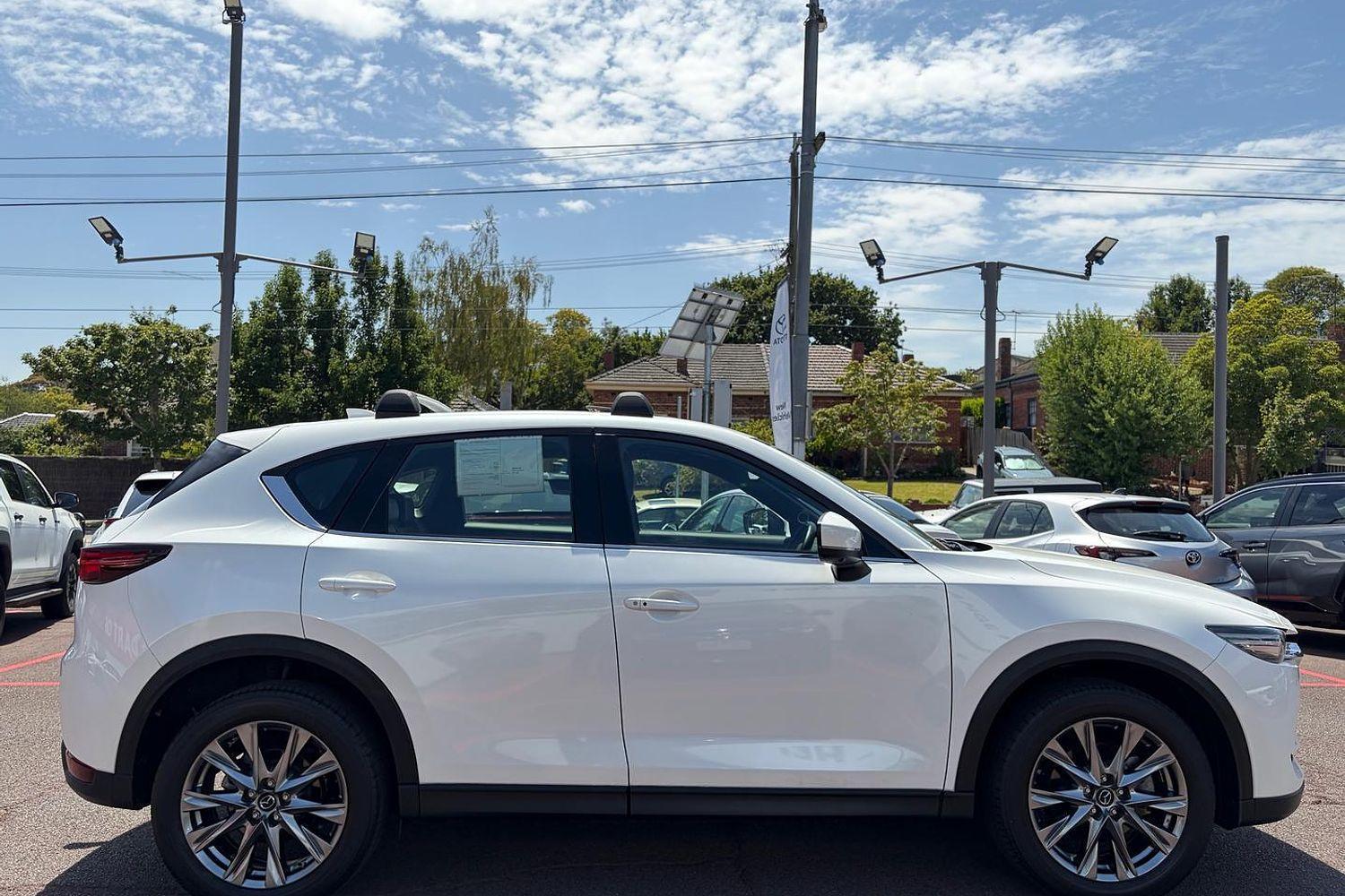 2021 Mazda CX-5 Akera in White