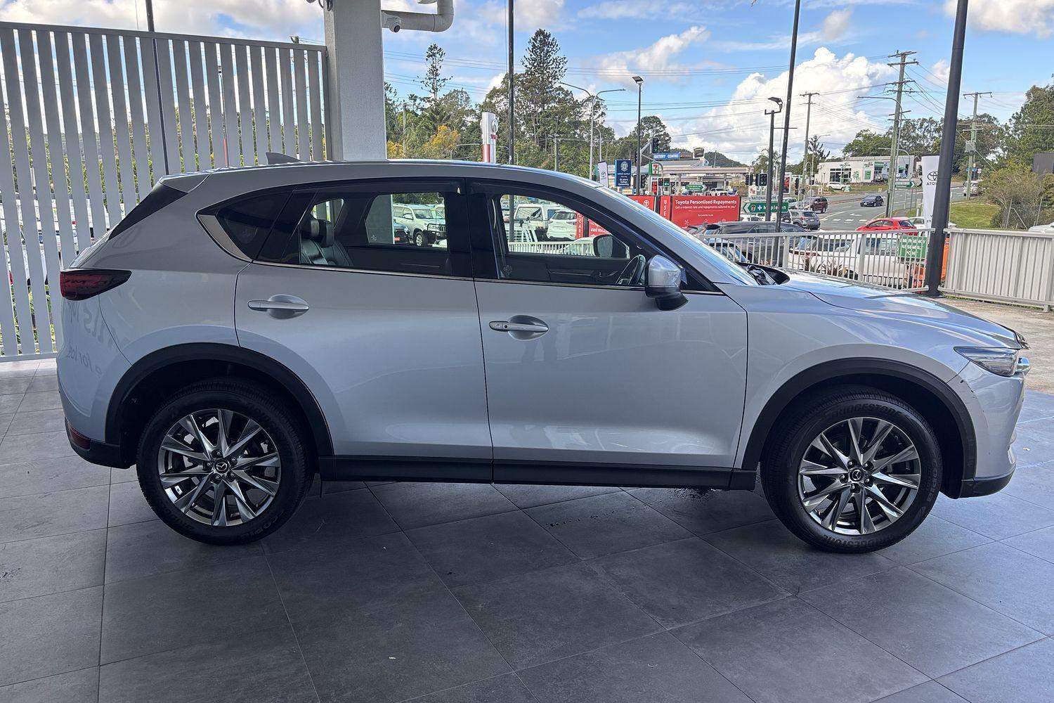 2020 Mazda CX-5 Akera in Silver