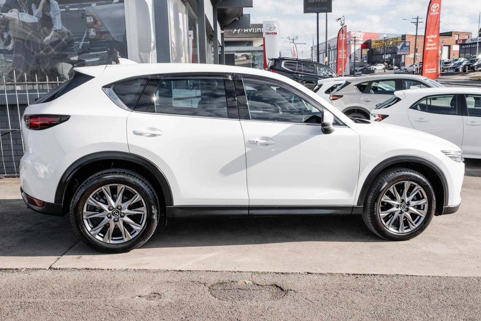 2020 Mazda CX-5 Akera in White