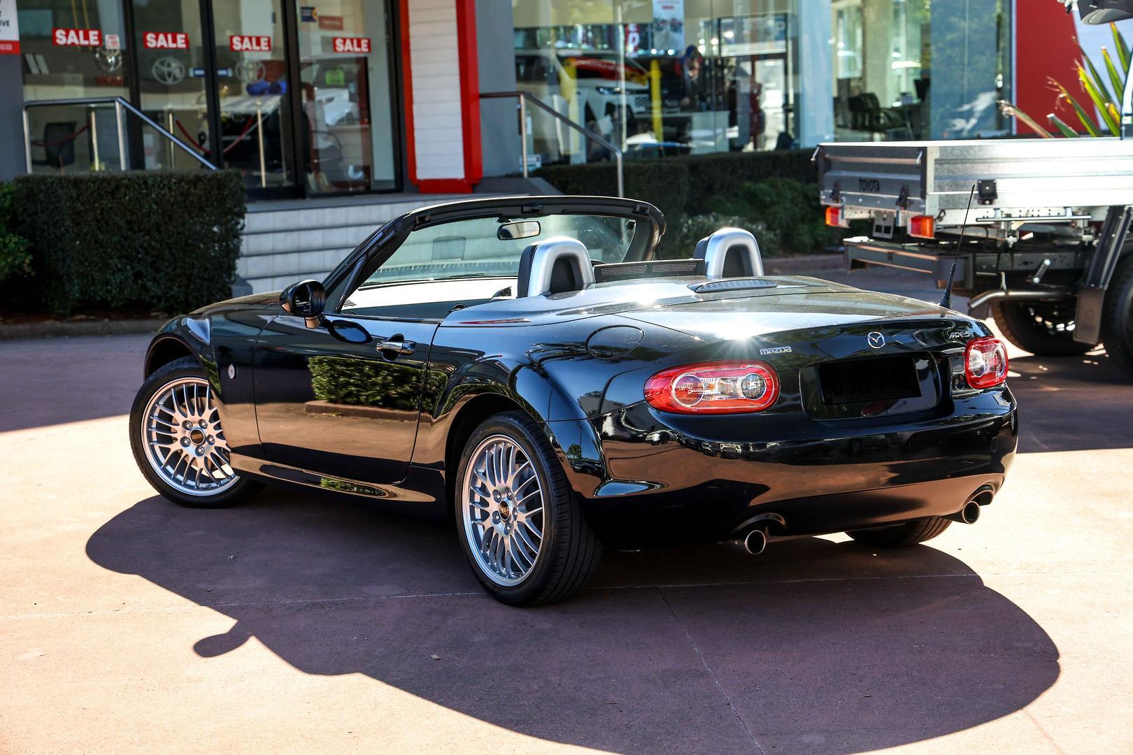 2009 Mazda MX-5 Roadster Coupe in Other