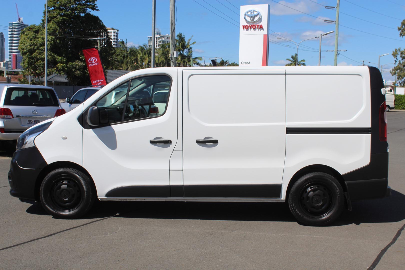 2020 Mitsubishi Express GLX in White