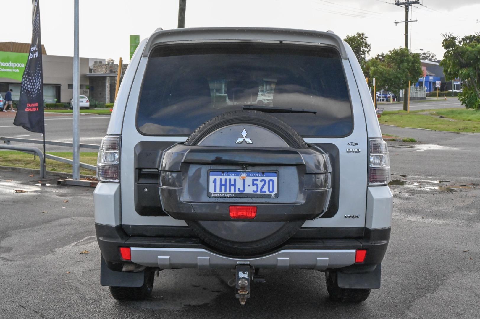 2007 Mitsubishi Pajero VR-X in White