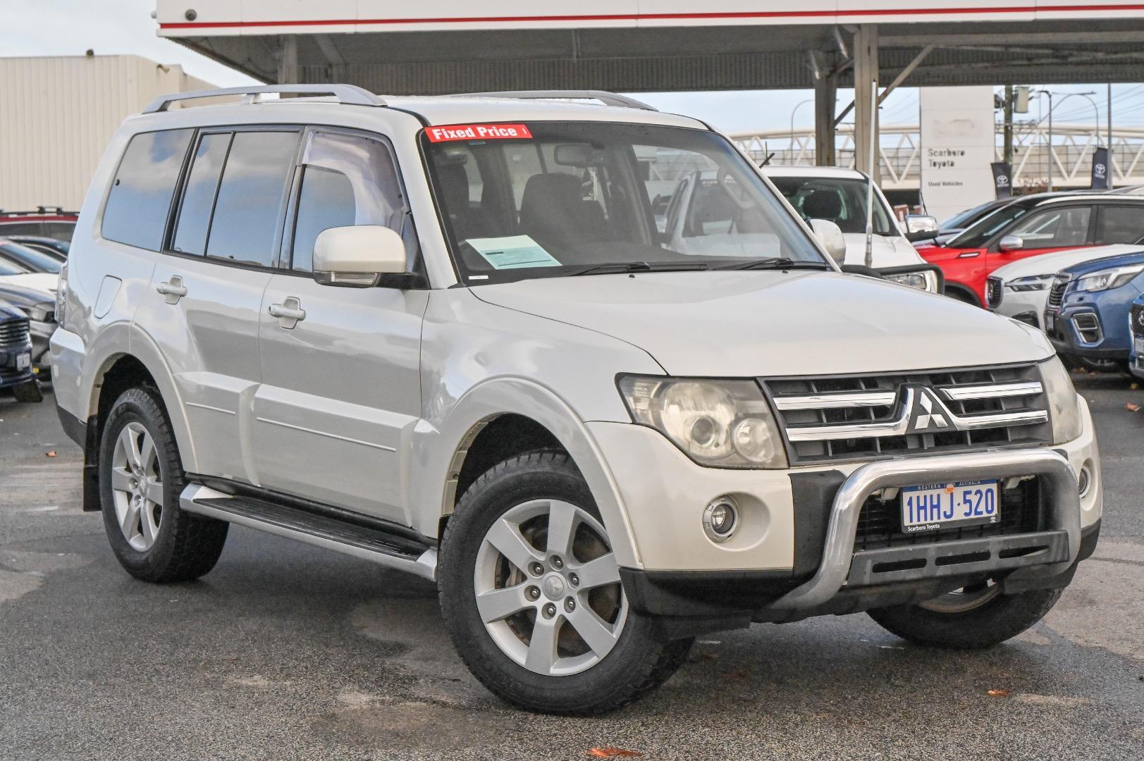 2007 Mitsubishi Pajero VR-X in White