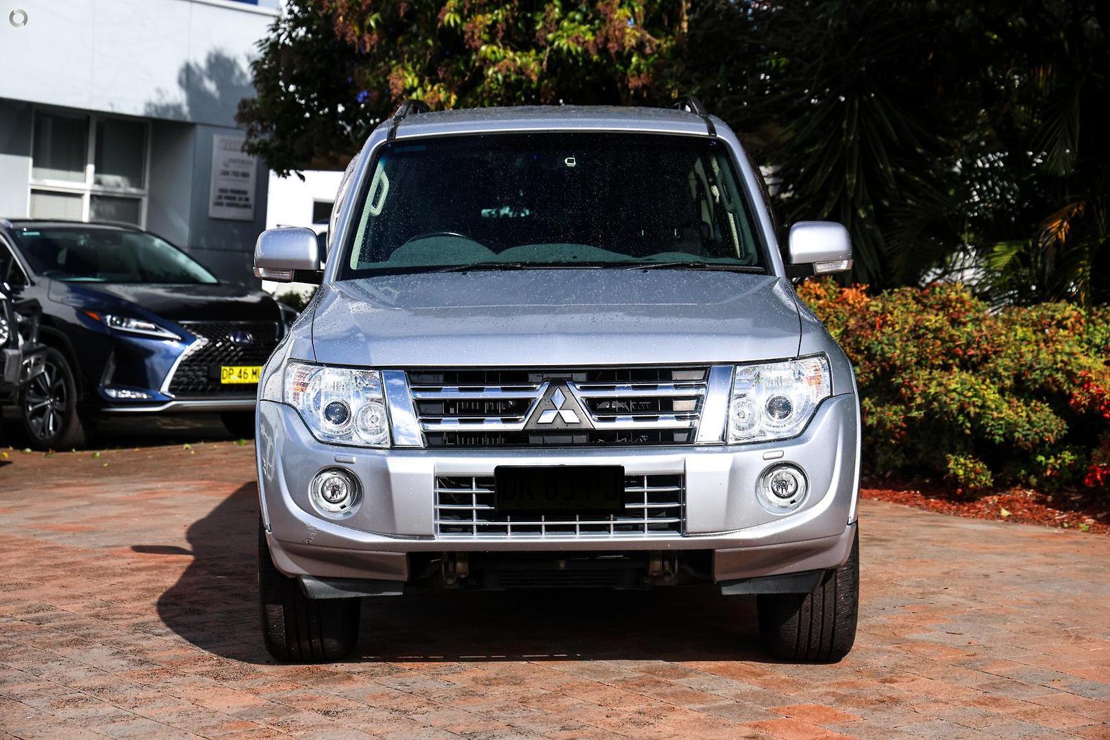 2014 Mitsubishi Pajero VR-X in Silver
