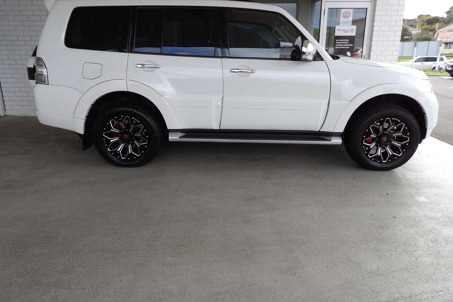 2018 Mitsubishi Pajero GLS in Other
