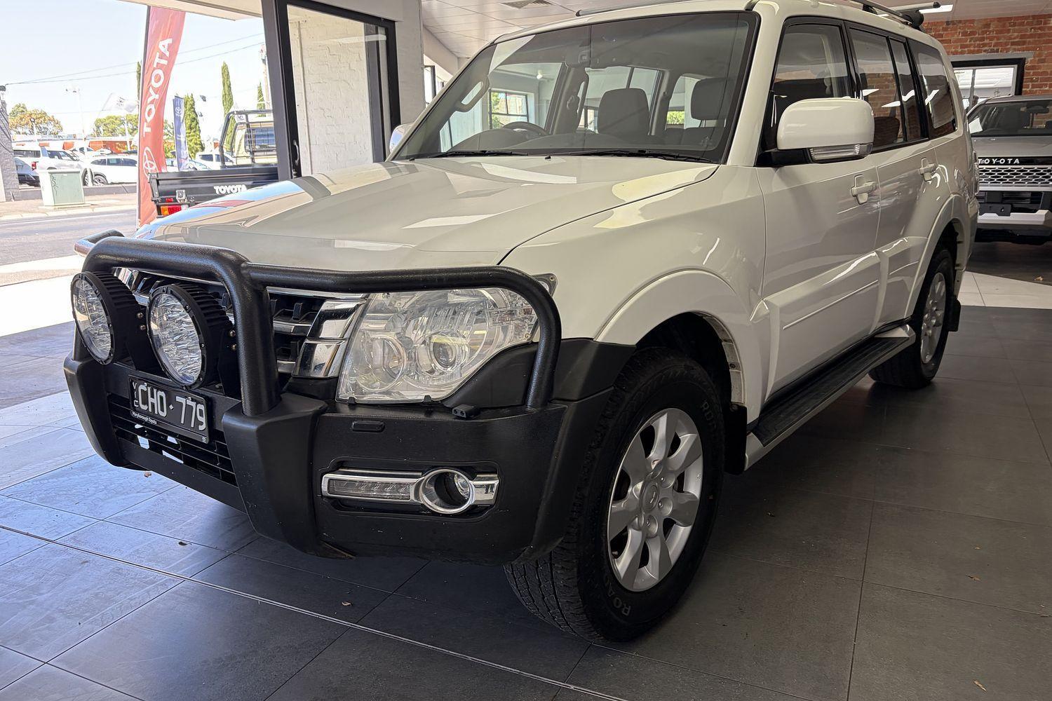 2020 Mitsubishi Pajero GLX in White