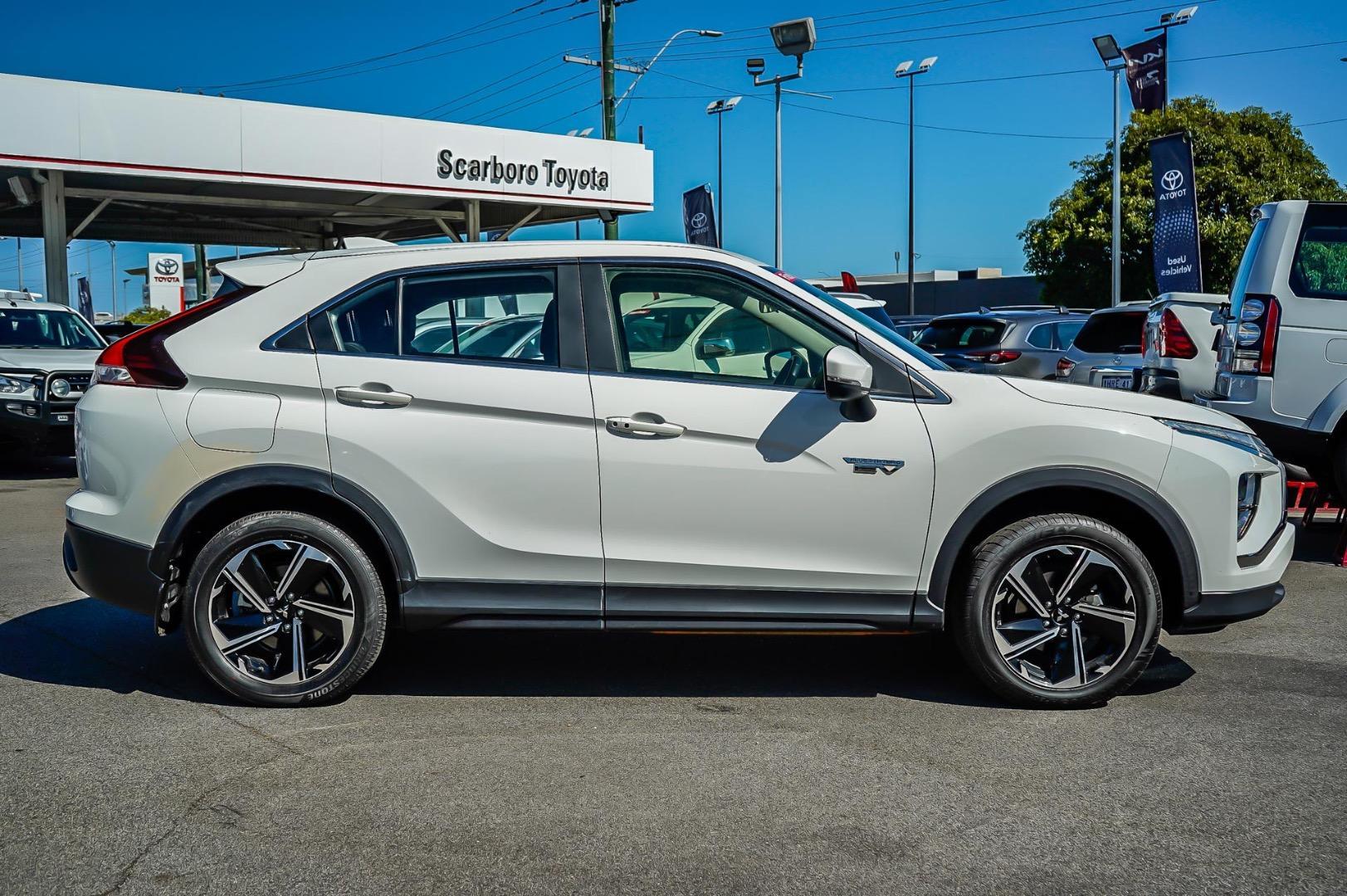 2022 Mitsubishi Eclipse Cross PHEV ES in White