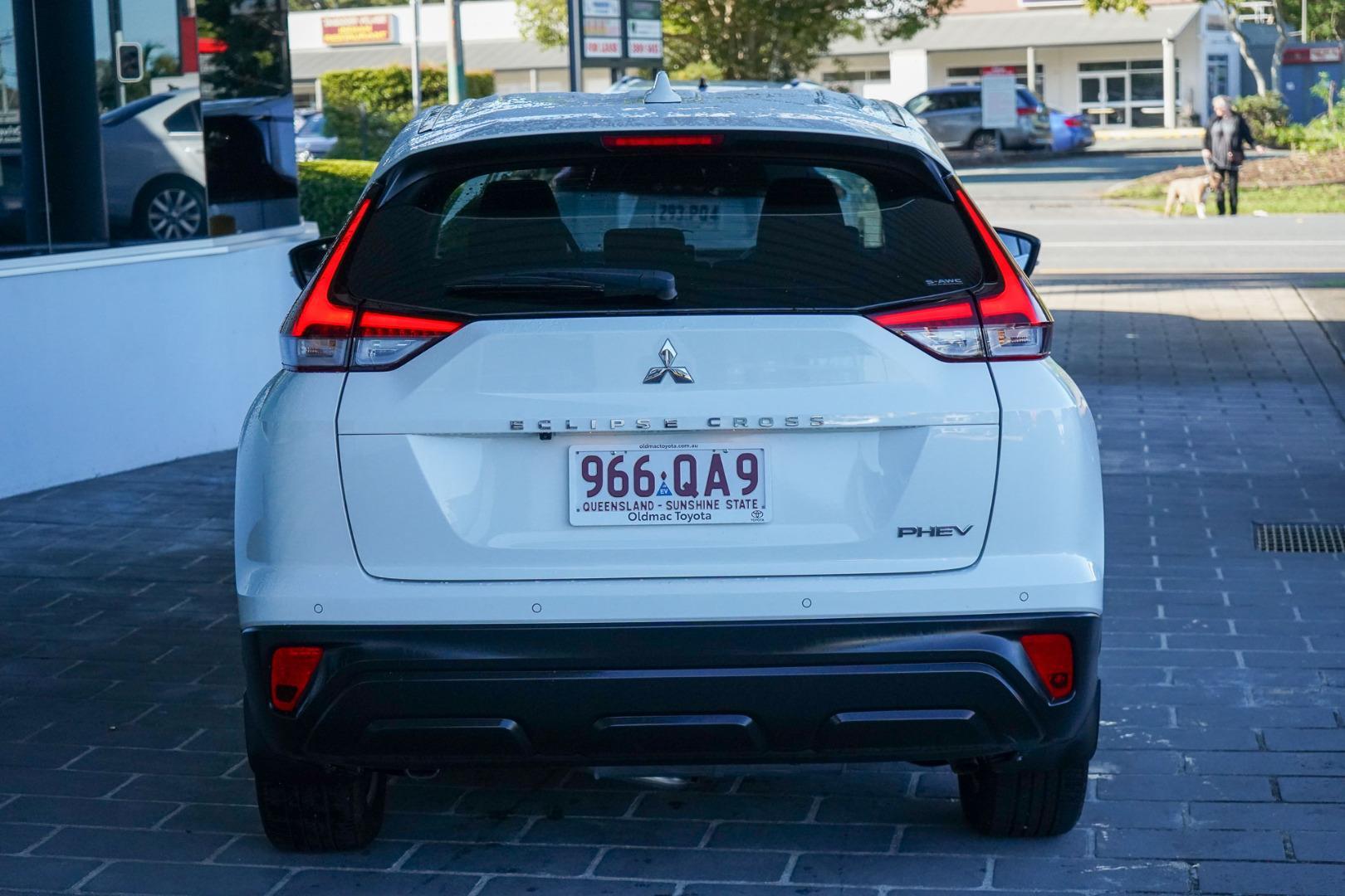 2024 Mitsubishi Eclipse Cross PHEV ES in White