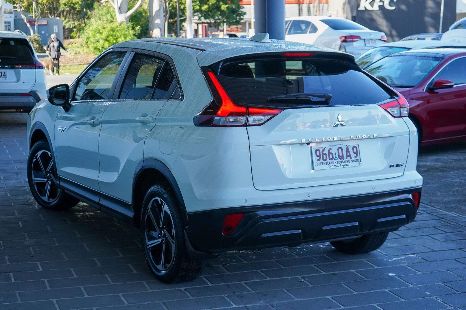 2024 Mitsubishi Eclipse Cross PHEV ES in White