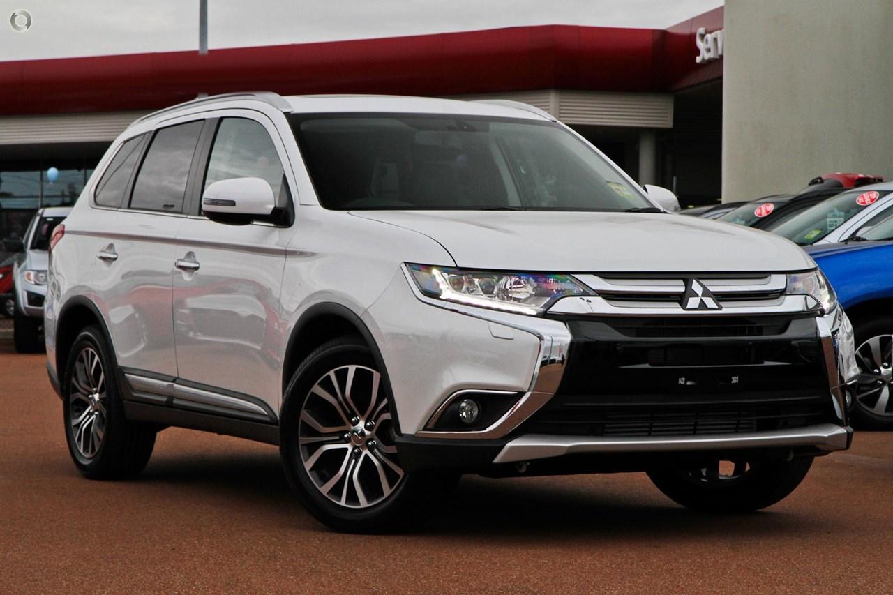 2026 Mitsubishi Outlander Exceed in White