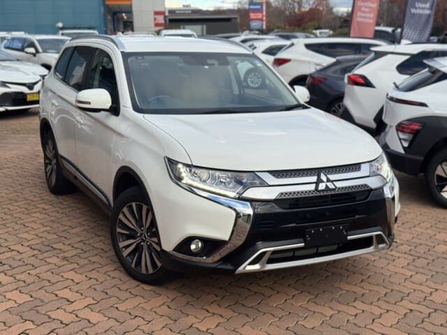 2020 Mitsubishi Outlander LS in White
