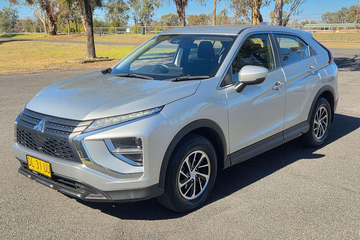 2024 Mitsubishi Eclipse Cross ES in Silver