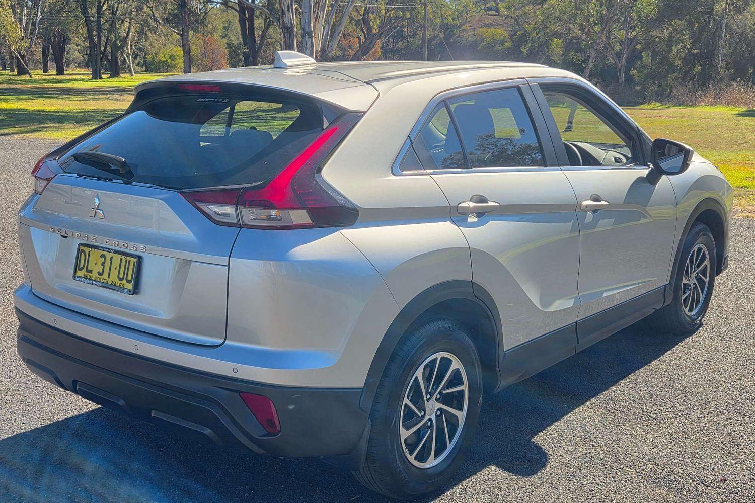2024 Mitsubishi Eclipse Cross ES in Silver