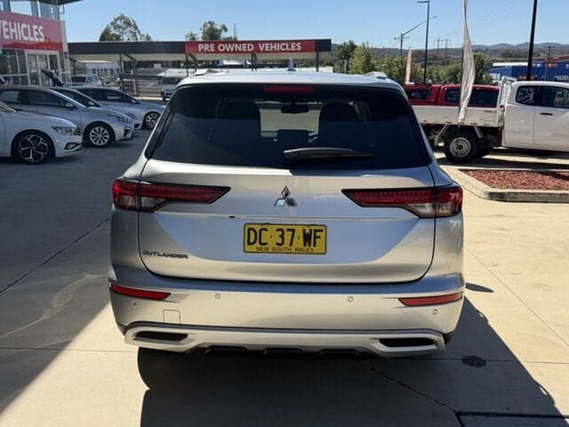 2021 Mitsubishi Outlander LS in Silver
