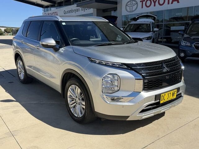 2021 Mitsubishi Outlander LS in Silver