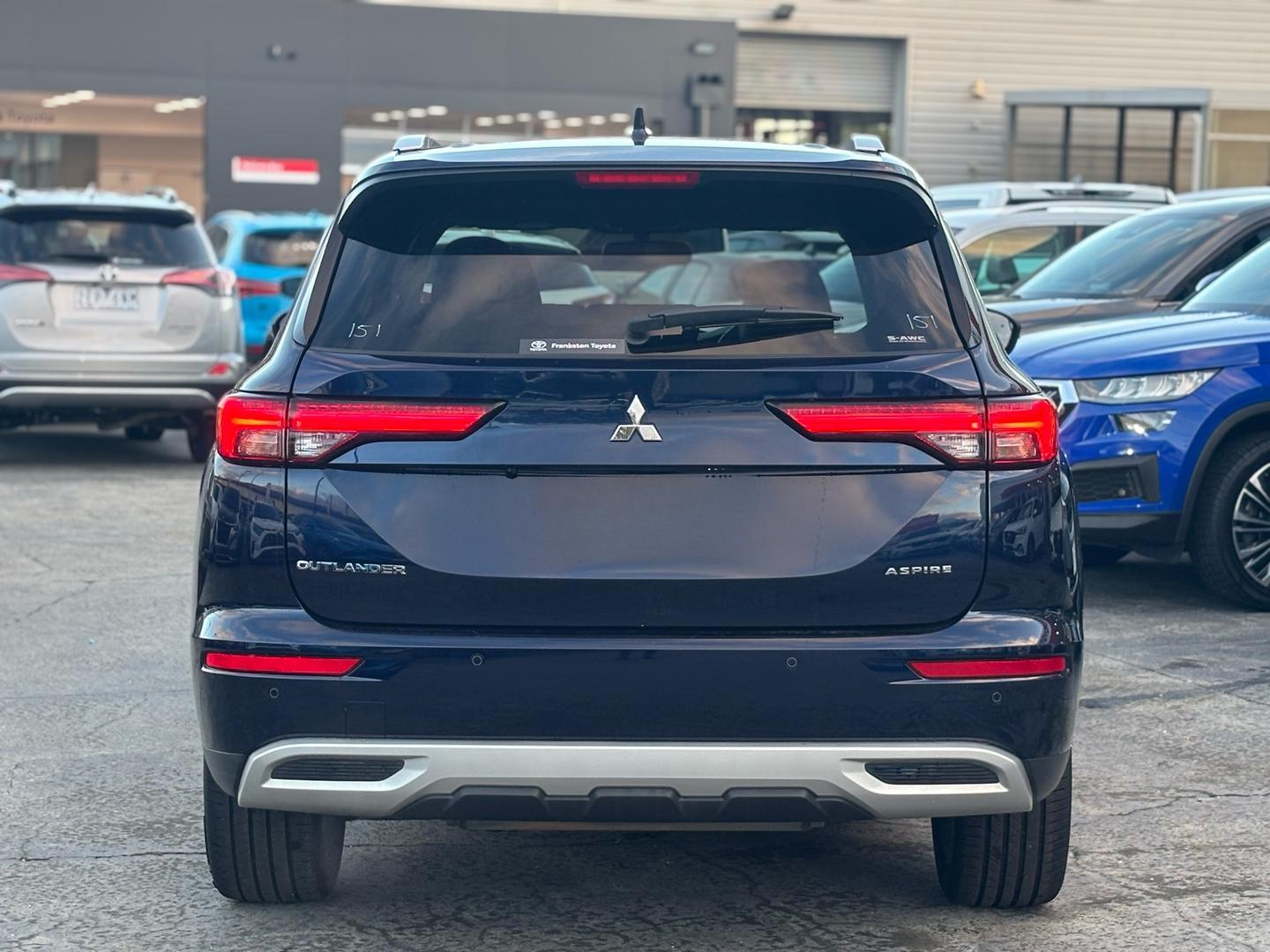 2022 Mitsubishi Outlander Aspire in Blue