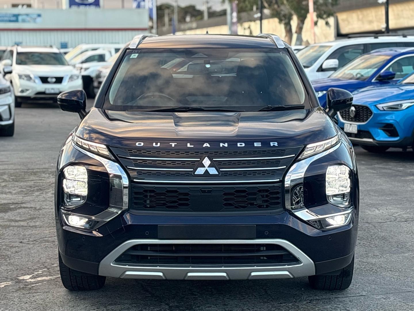 2022 Mitsubishi Outlander Aspire in Blue