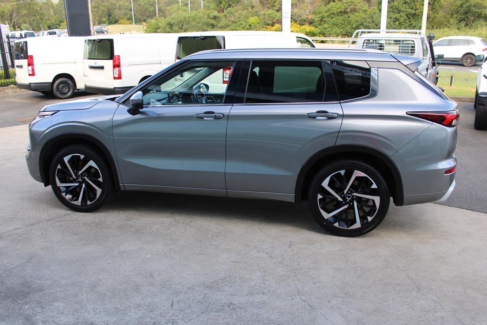 2022 Mitsubishi Outlander Exceed in Other
