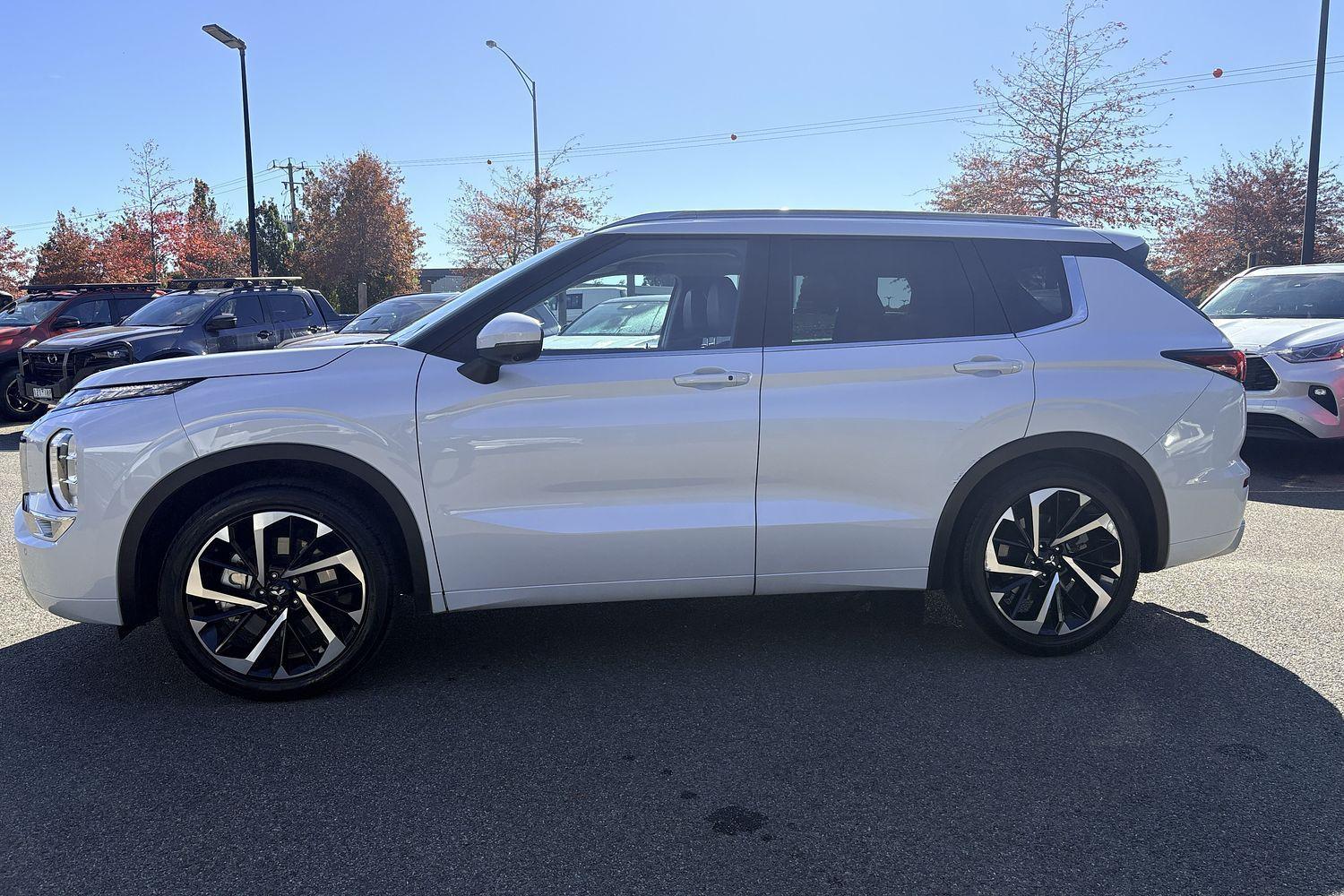 2022 Mitsubishi Outlander Exceed in Other