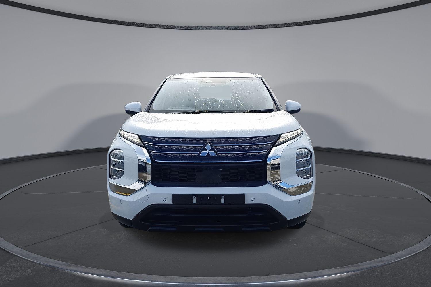 2022 Mitsubishi Outlander ES in Other