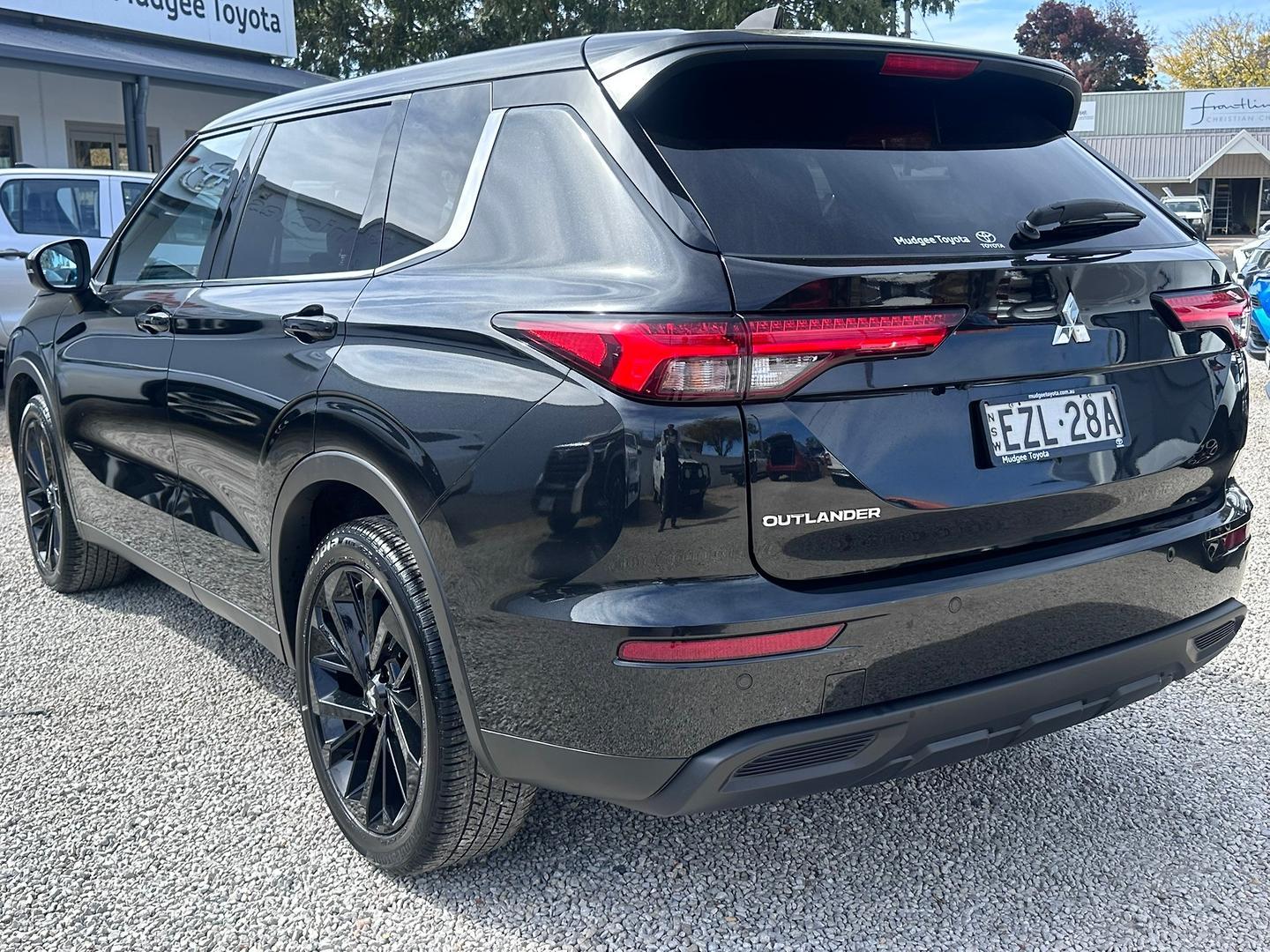 2023 Mitsubishi Outlander LS in Other