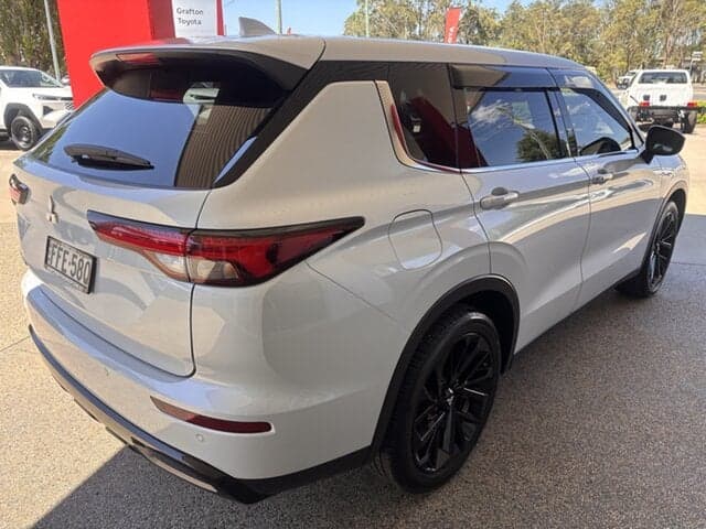 2023 Mitsubishi Outlander Black Edition in Other
