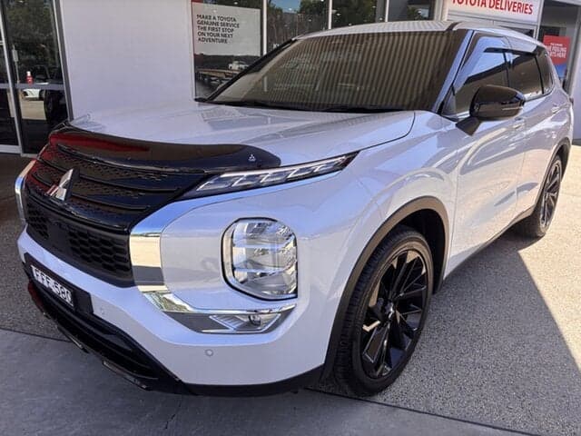 2023 Mitsubishi Outlander Black Edition in Other