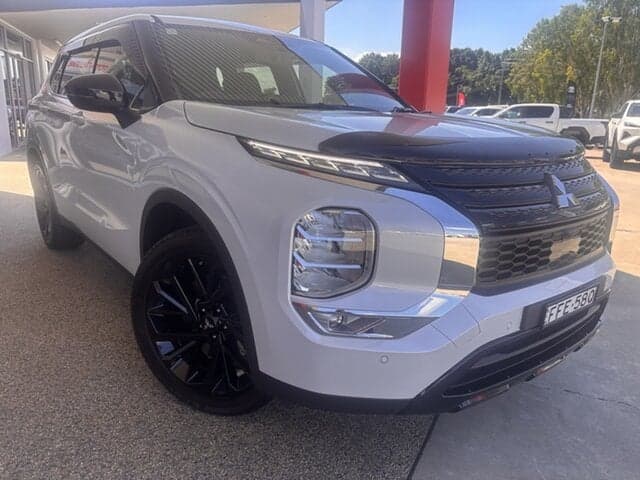 2023 Mitsubishi Outlander Black Edition in Other