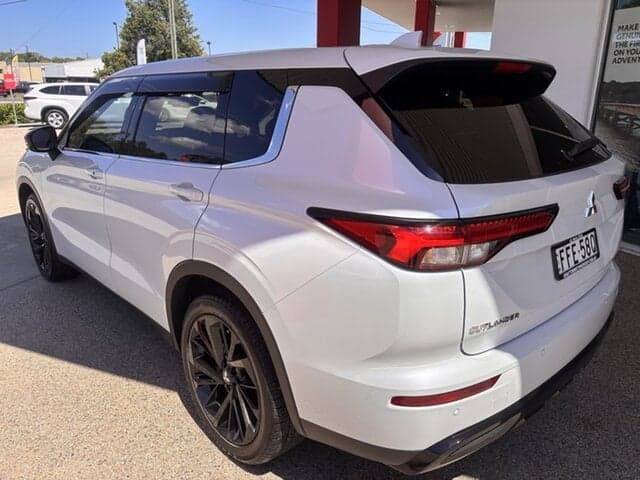 2023 Mitsubishi Outlander Black Edition in Other