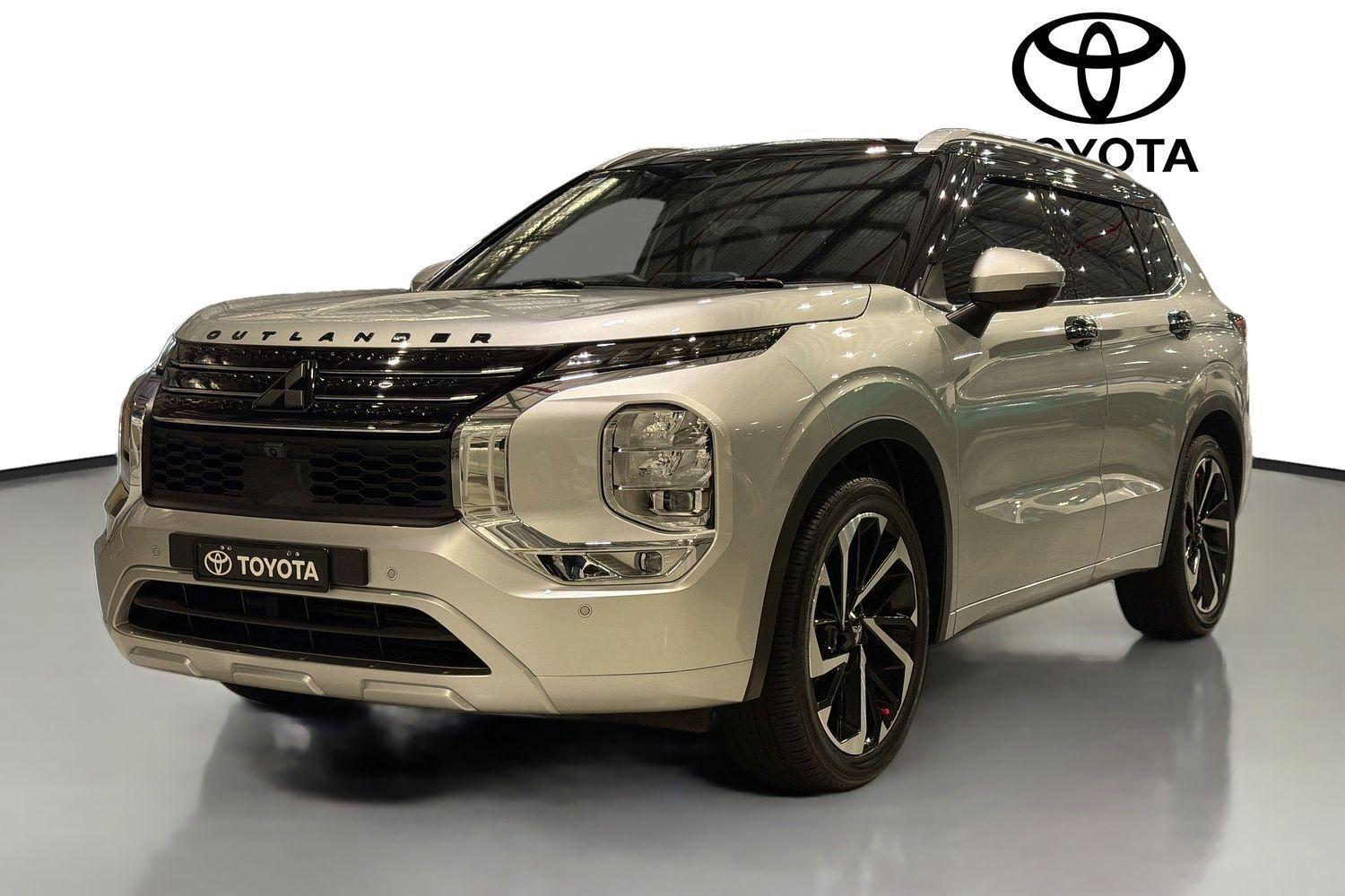 2023 Mitsubishi Outlander Exceed Tourer in Silver